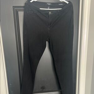 Black Nine West Jean leggings.
